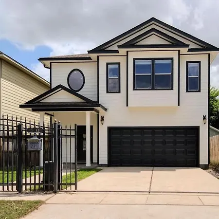 3Bd Houston Heights Hideaway With Outdoor Paradise